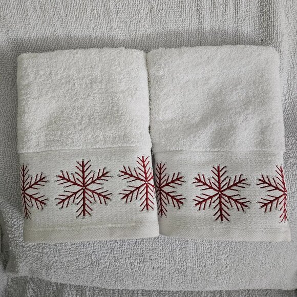 Set of 2 Decorative Hand Towels - Picture 1 of 3